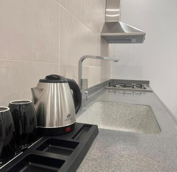 דירת חדר, سحاب