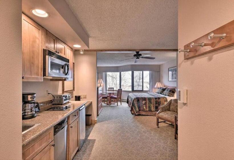 סטודיו סטנדרט עם נוף, Grand Lodge