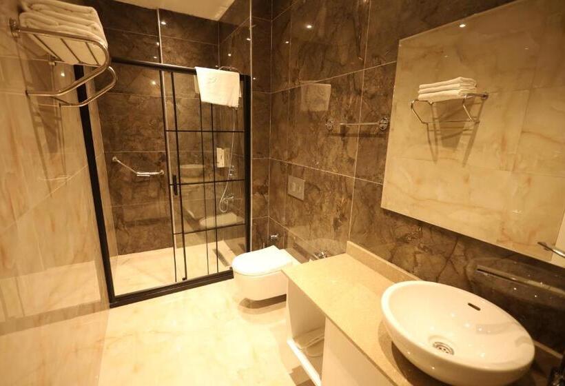 带阳台套房, Green Roof Hotel & Spa