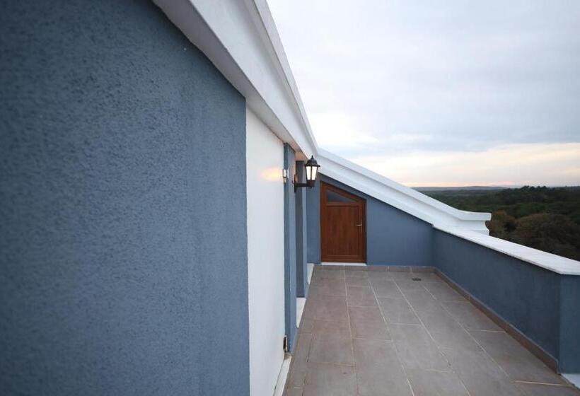 带大床的套房, Green Roof Hotel & Spa