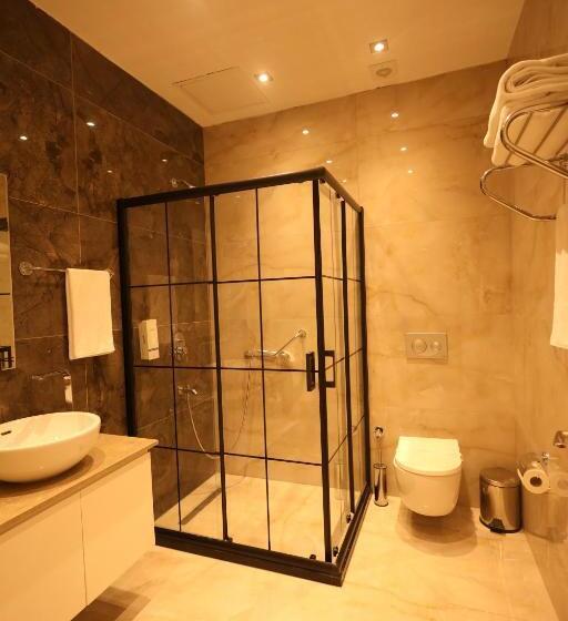 带大床的套房, Green Roof Hotel & Spa