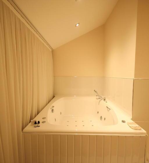 豪华套房, Green Roof Hotel & Spa