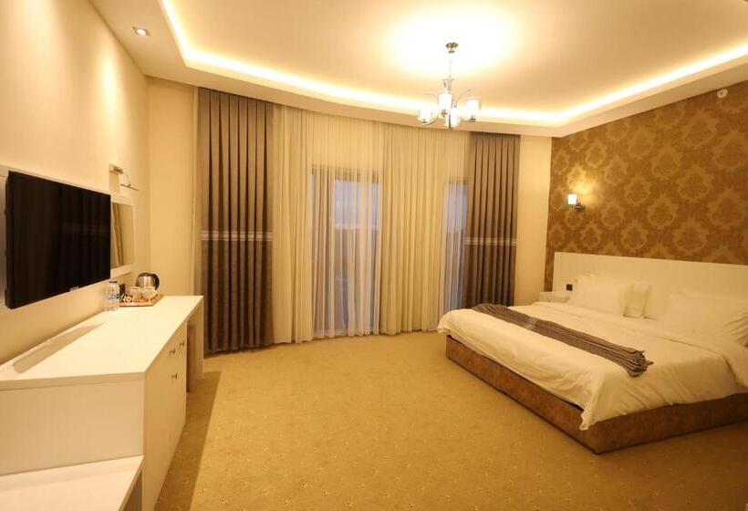 经济房, Green Roof Hotel & Spa