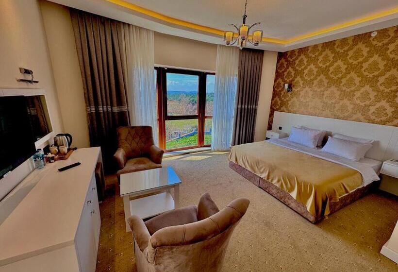 带阳台套房, Green Roof Hotel & Spa