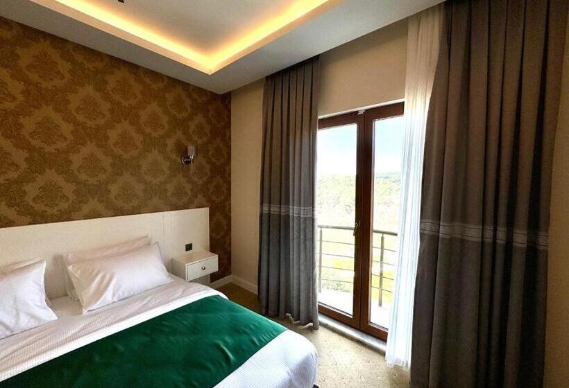 经济房, Green Roof Hotel & Spa