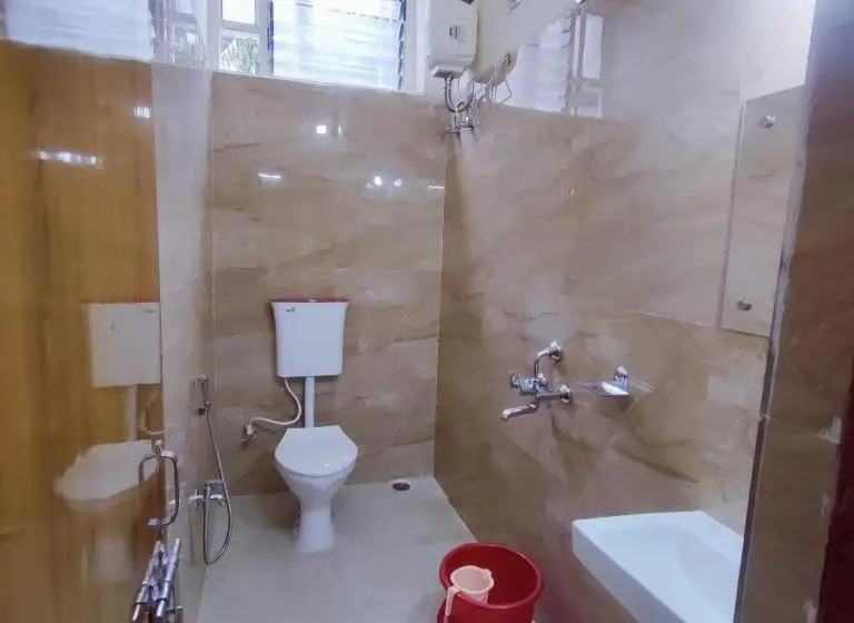 Chambre Standard, A K Continental