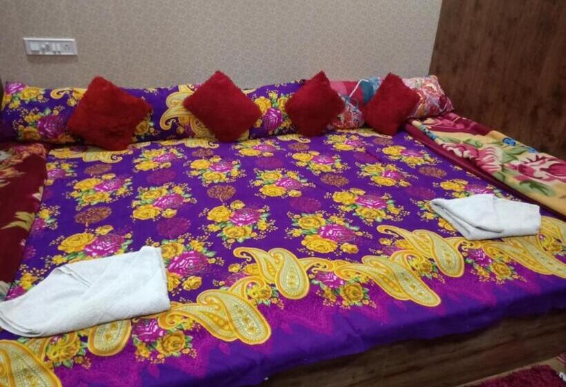 חדר משפחתי, New Natraj