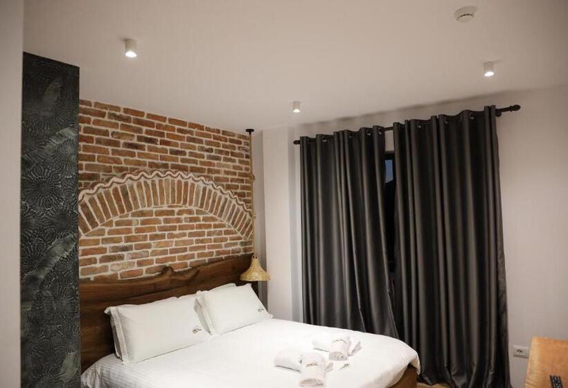 Номер Deluxe с Балконом, Sofra Kolonjare