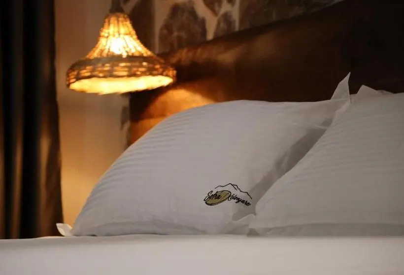 Deluxe Kolmen Hengen Huone, Sofra Kolonjare