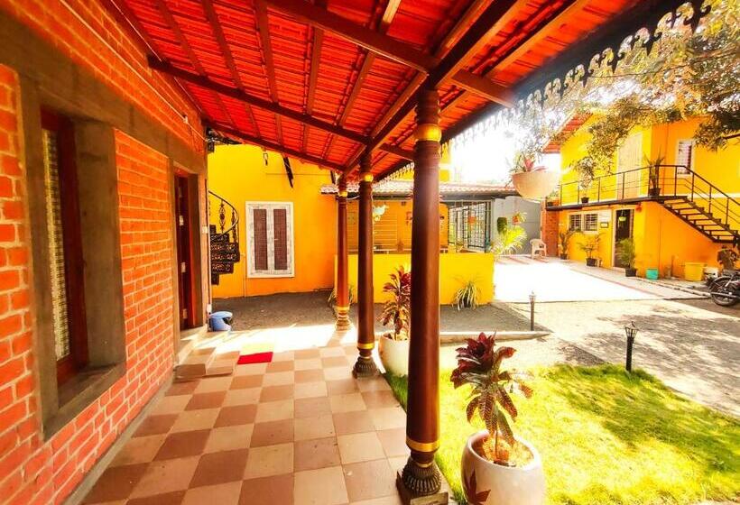 اتاق استاندارد با چشم‌انداز باغ, The Asian Villa