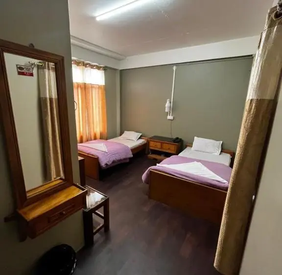 Economy-huone, Tourist Hut