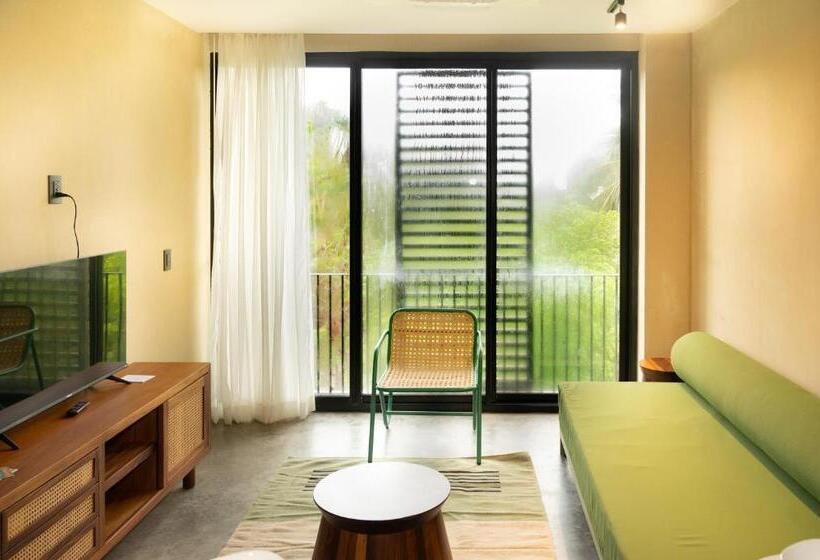 Люкс, Maramara More To Live