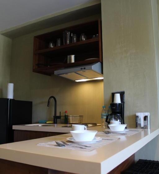 Люкс, Maramara More To Live