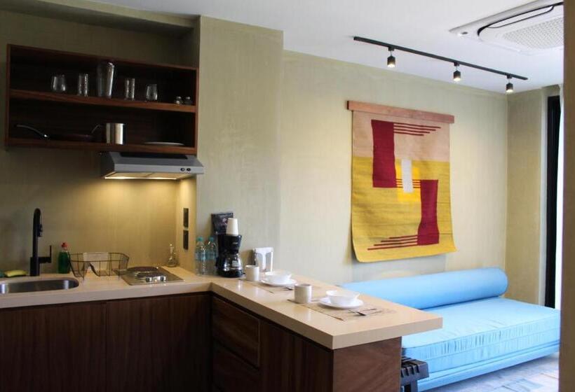 Люкс, Maramara More To Live