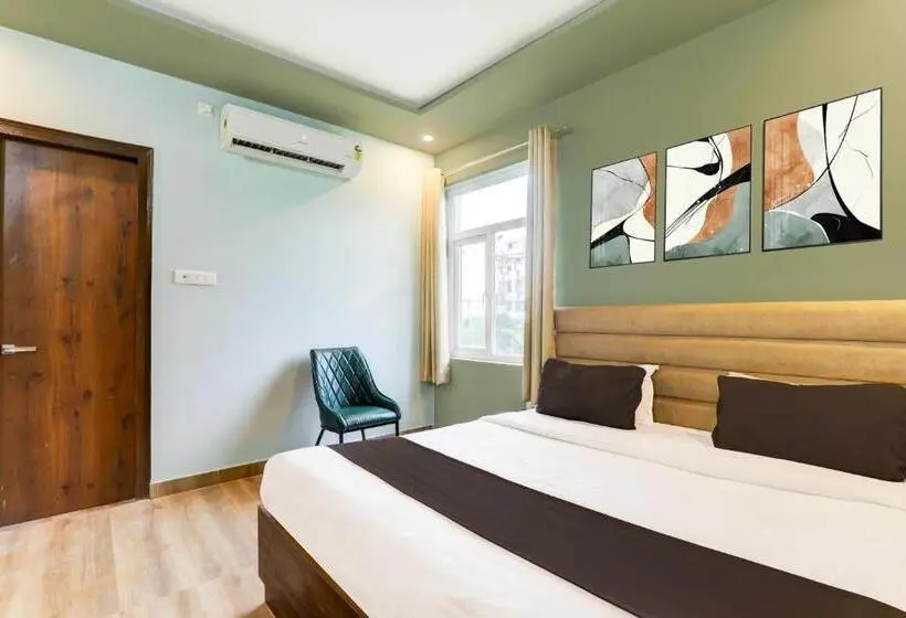 اتاق لوکس سه تخته, Super Hotel O Gomti Nagar Vigyan Khand
