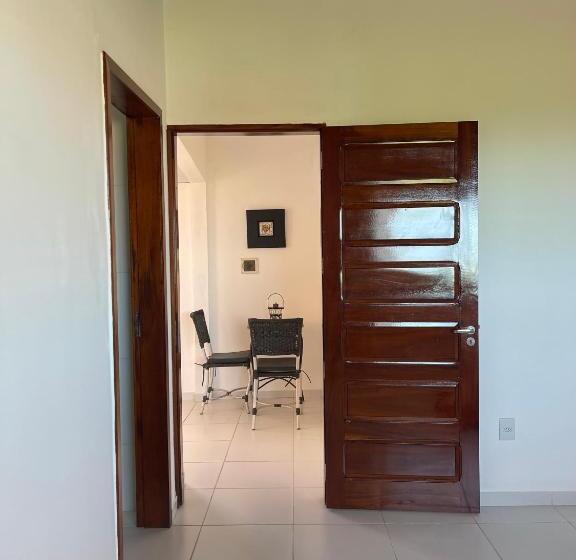 اتاق لوکس با بالکن و چشمانداز دریا, Meg House