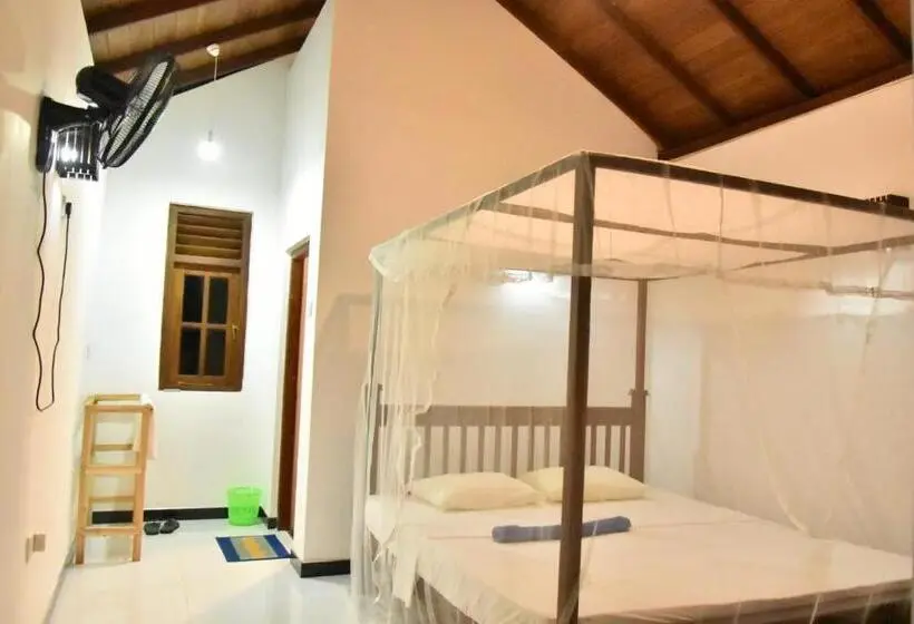 スタンダードルーム, Silent Cabana And Restaurant Marakolliya, Tangalle