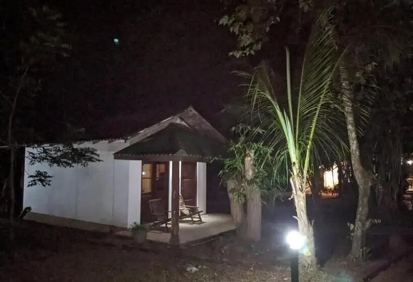 エコノミールーム, Silent Cabana And Restaurant Marakolliya, Tangalle