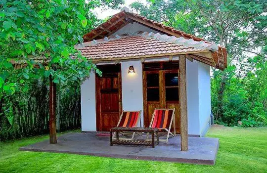 デラックスルーム, Silent Cabana And Restaurant Marakolliya, Tangalle