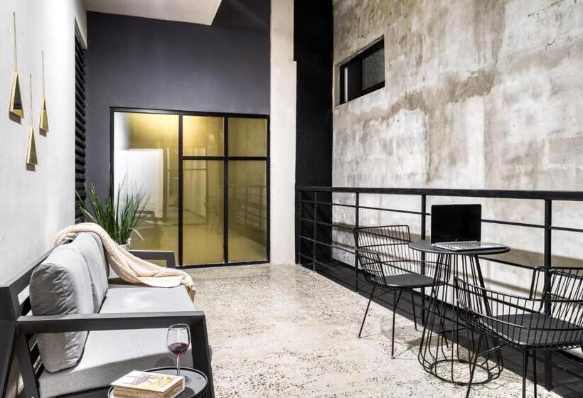 דירת חדר עם טרסה, Downtown Designer Apartments By Uliv