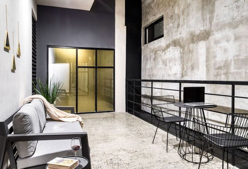 דירת חדר עם טרסה, Downtown Designer Apartments By Uliv