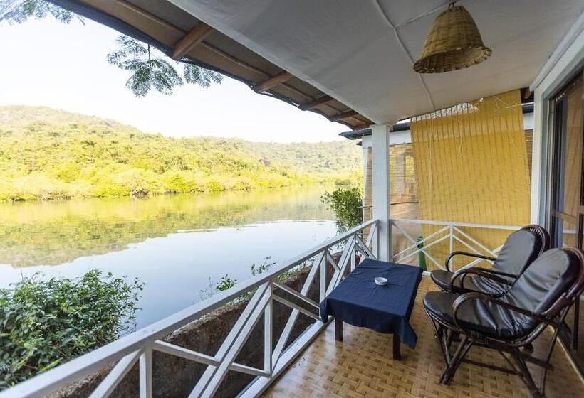Suite with lake view, Feather Touch Hotels And Resorts Palolem