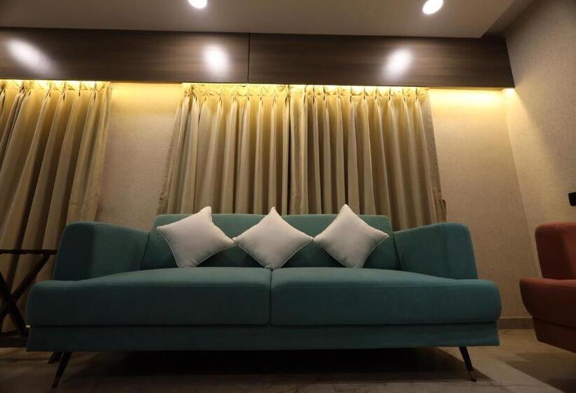 스위트, Lords Eco Inn Navsari