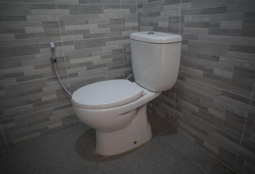 Camera Deluxe Letto King, Oyo 93185 Ayani Guest House