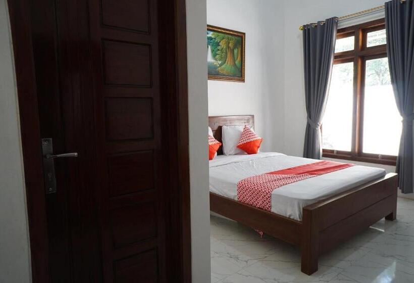 Camera Deluxe Letto King, Oyo 93185 Ayani Guest House