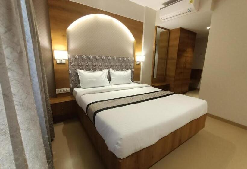 חדר דלוקס, Pk Executive Panvel