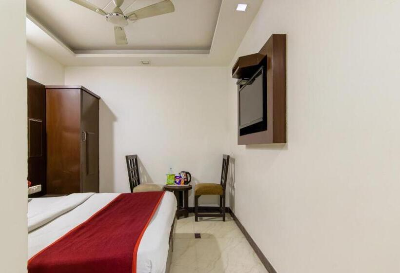 Quarto Deluxe, Shyam   In Front Of Ndls Station