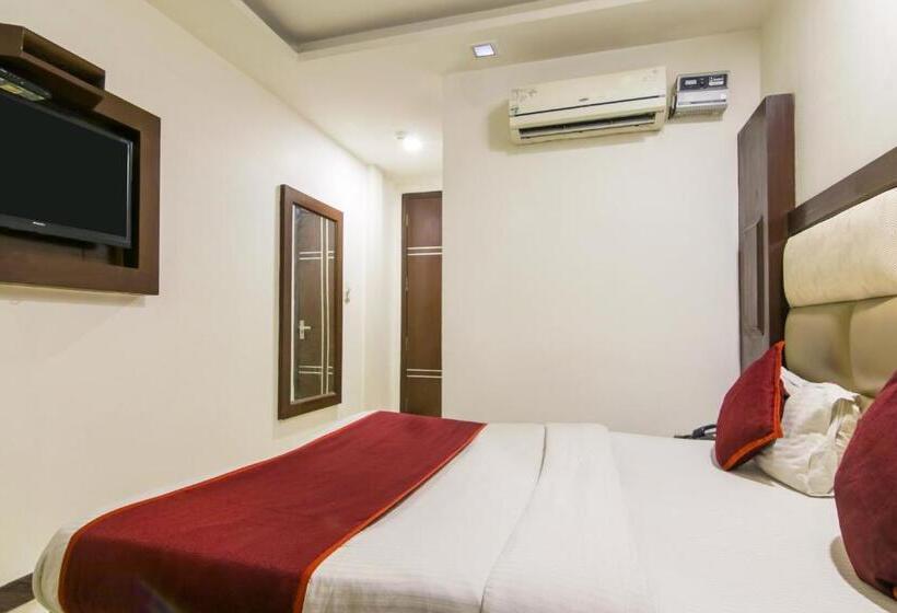 Quarto Deluxe, Shyam   In Front Of Ndls Station