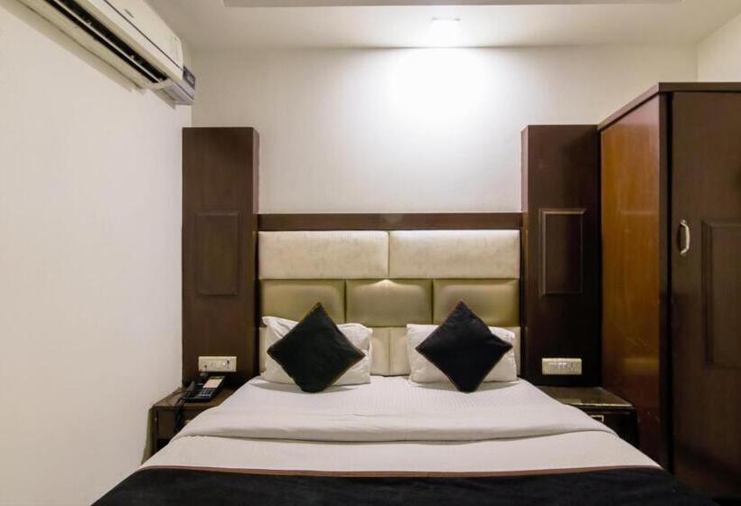 Quarto Deluxe, Shyam   In Front Of Ndls Station