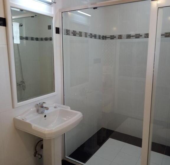 اتاق لوکس, The Grand Leisure
