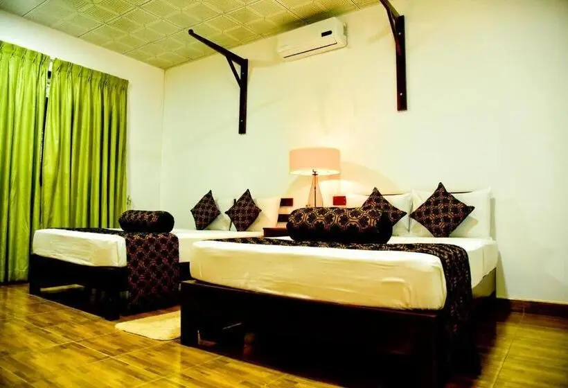 Deluxe Kolmen Hengen Huone, The Grand Leisure