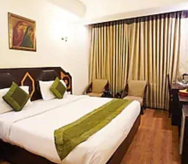 Triple Classic Room, Oyo Hotel Aero City