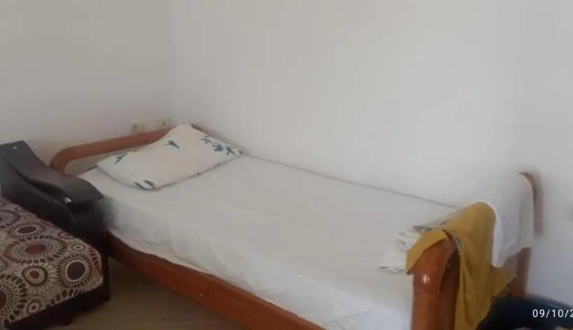 اتاق ساده سه‌ نفره, Friends Hostel