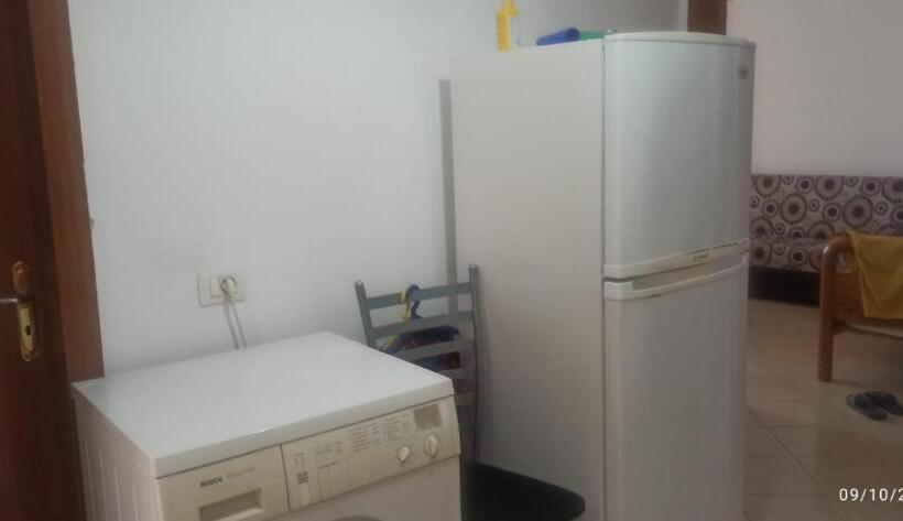 חדר בסיסי לשלושה, Friends Hostel