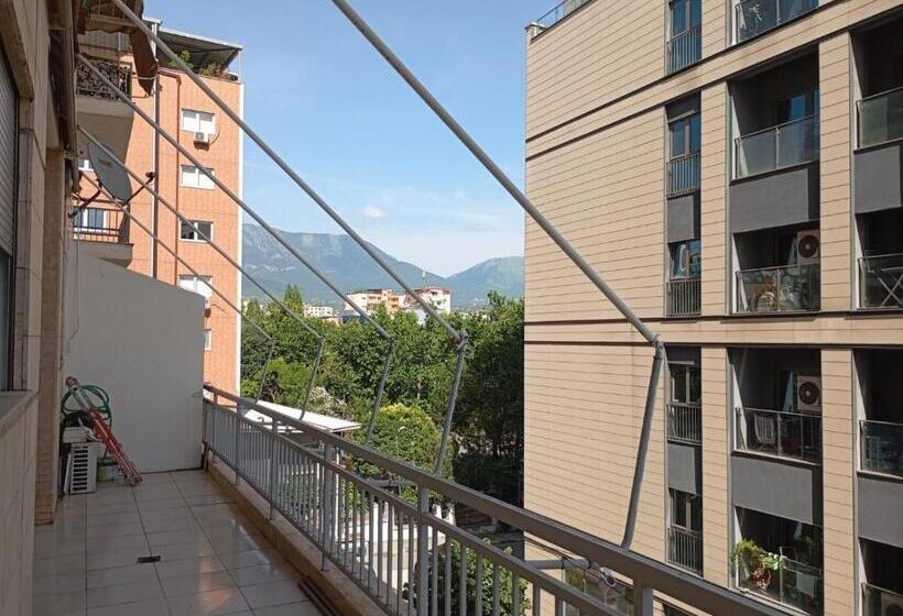 חדר דלוקס, Friends Hostel