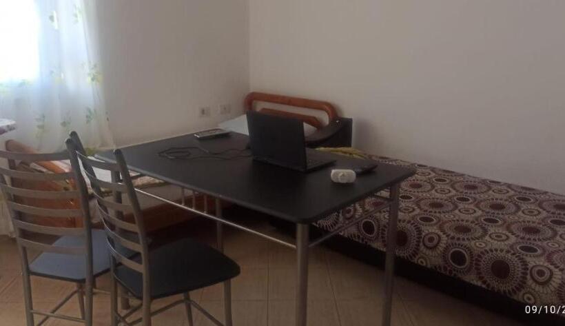 חדר דלוקס, Friends Hostel