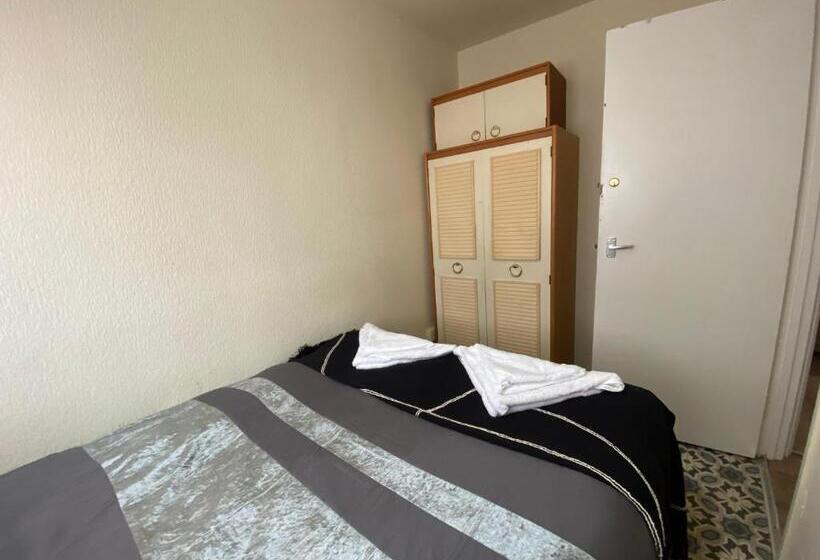 Quarto Estandar Banheiro Compartilhado, Png Suites   Abernant Rooms Shared Facilities