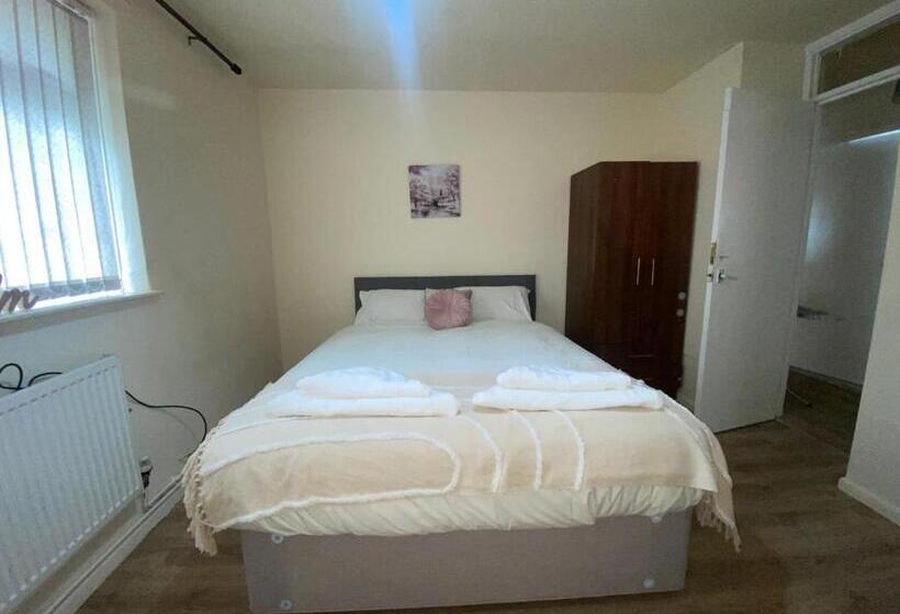 Quarto Estandar Banheiro Compartilhado, Png Suites   Abernant Rooms Shared Facilities