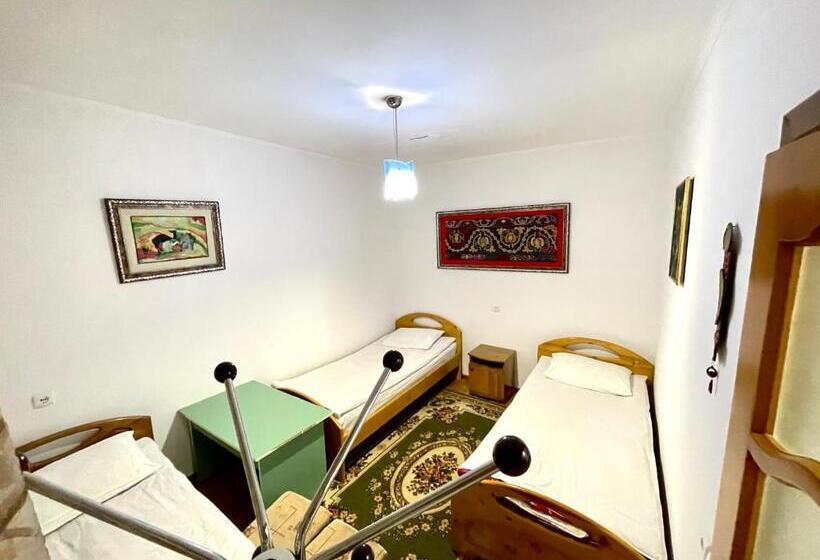 اتاق استاندارد سه نفره, Sunny Valley Karakol