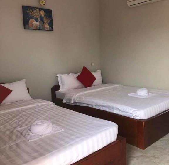 اتاق لوکس با بالکن, Kro Nhep Guesthouse