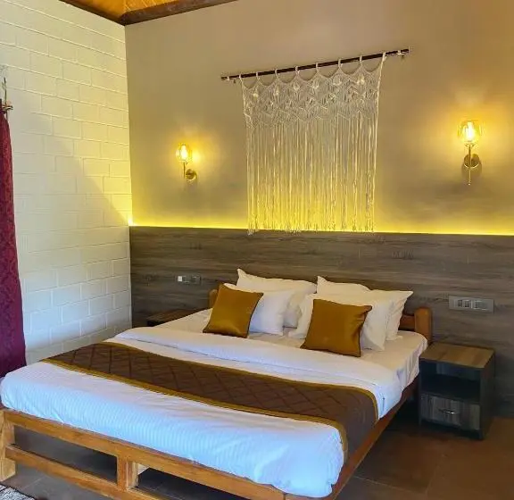 キングサイズベッドのスタンダードルーム, Redberry S Luxury Stay Coorg