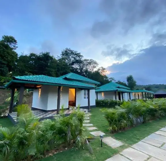 キングサイズベッドのスタンダードルーム, Redberry S Luxury Stay Coorg