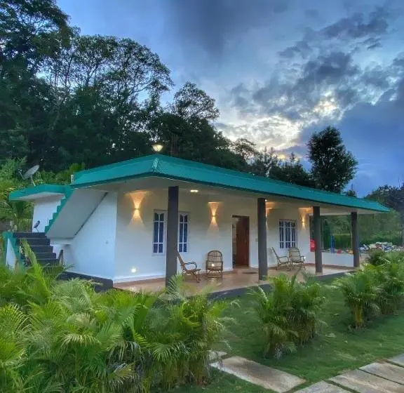 プールビュースタンダードルーム, Redberry S Luxury Stay Coorg