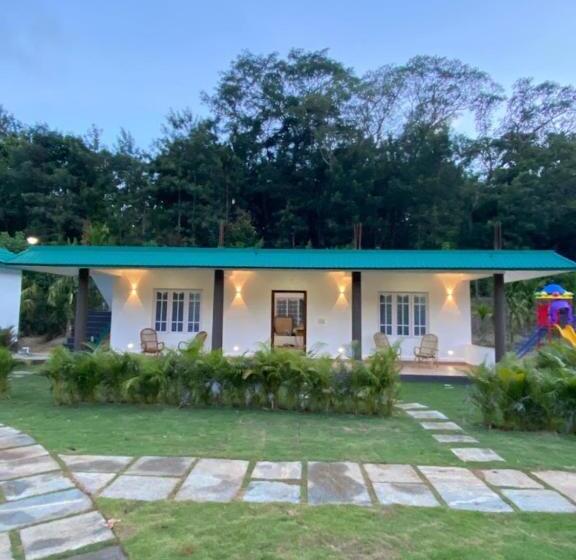 Номер Стандарт Вид на Бассейн, Redberry S Luxury Stay Coorg