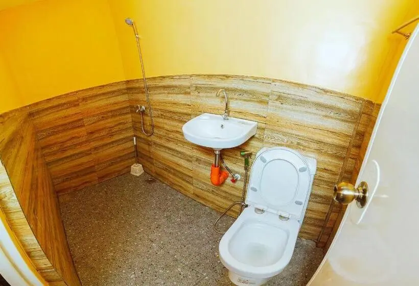 اتاق استاندارد, Adventourist Inn