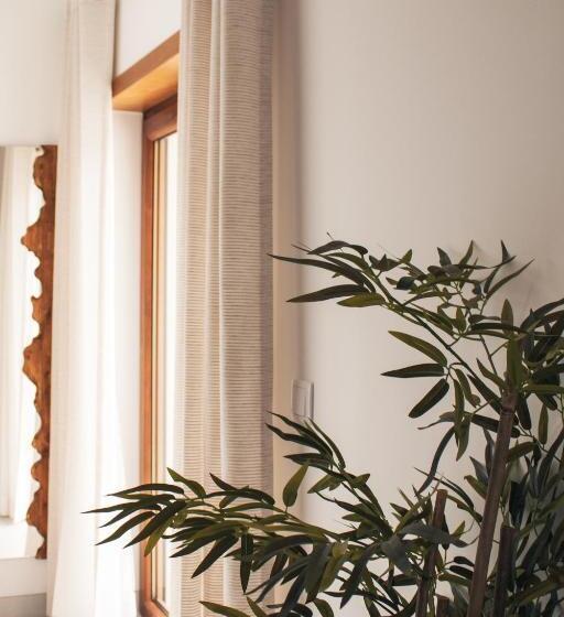 اتاق استاندارد با چشمانداز استخر, Boutique Hotel Serena Vista